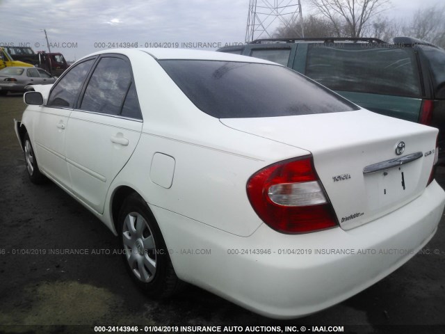 4T1BE32K03U194323 - 2003 TOYOTA CAMRY LE/XLE/SE WHITE photo 3