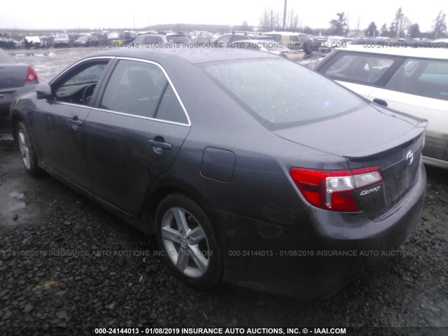 4T1BF1FK1EU304794 - 2014 TOYOTA CAMRY L/SE/LE/XLE 灰色 照片 3