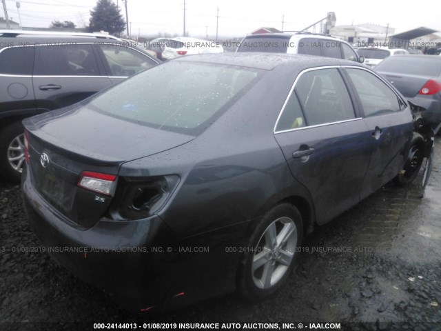 4T1BF1FK1EU304794 - 2014 TOYOTA CAMRY L/SE/LE/XLE 灰色 照片 4