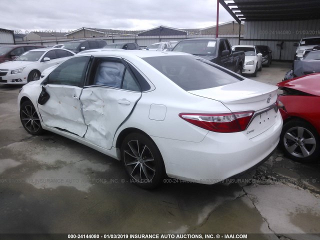 4T1BK1FK9GU568943 - 2016 TOYOTA CAMRY XSE/XLE WHITE photo 3