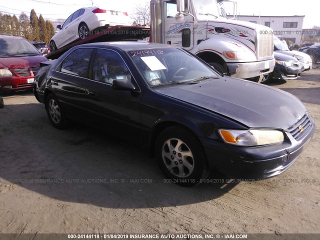 JT2BF28K5W0131905 - 1998 TOYOTA CAMRY LE/XLE BLUE photo 1