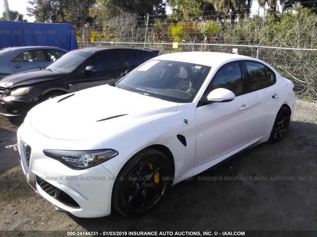 ZARFAEAV3J7572578 - 2018 ALFA ROMEO GIULIA QUADRIFOGLIO WHITE photo 2