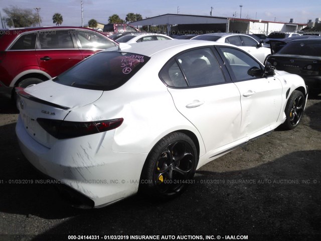 ZARFAEAV3J7572578 - 2018 ALFA ROMEO GIULIA QUADRIFOGLIO WHITE photo 4