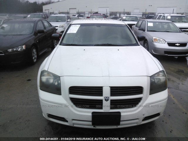 2D4FV47T77H642999 - 2007 DODGE MAGNUM SE WHITE photo 6