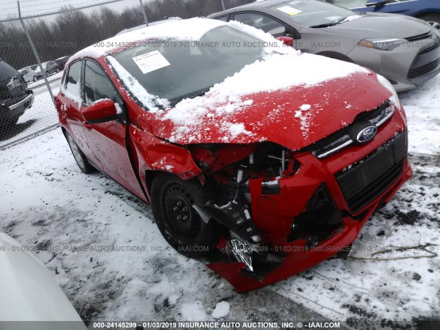 1FAHP3F25CL472177 - 2012 FORD FOCUS SE RED photo 1