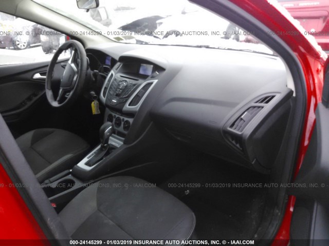 1FAHP3F25CL472177 - 2012 FORD FOCUS SE RED photo 5