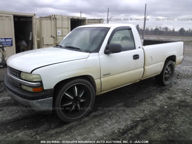 1GCEC14WXYE245842 - 2000 CHEVROLET SILVERADO C1500 WHITE photo 2