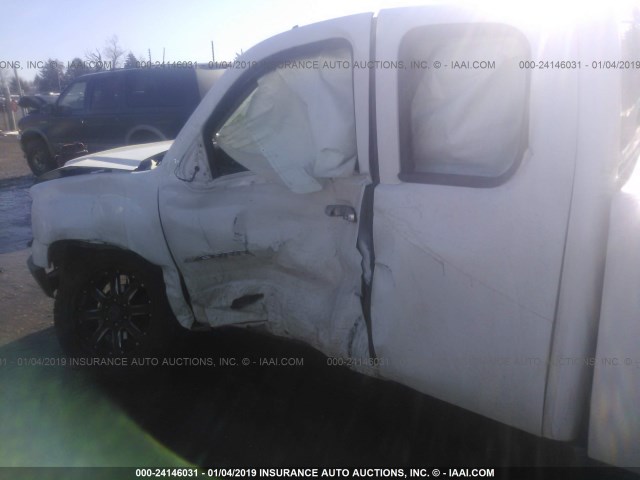 1GTR1VE04DZ162239 - 2013 GMC SIERRA C1500 SLE WHITE photo 6