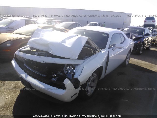 2C3CDYAG5DH692564 - 2013 DODGE CHALLENGER SXT WHITE photo 2