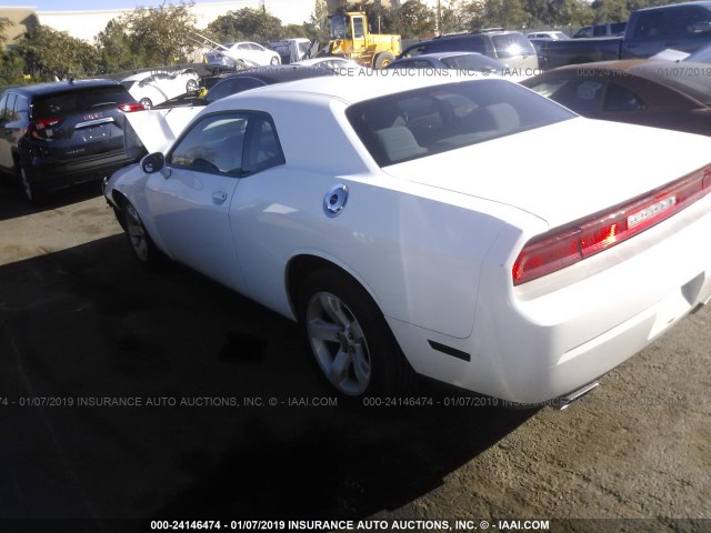 2C3CDYAG5DH692564 - 2013 DODGE CHALLENGER SXT WHITE photo 3