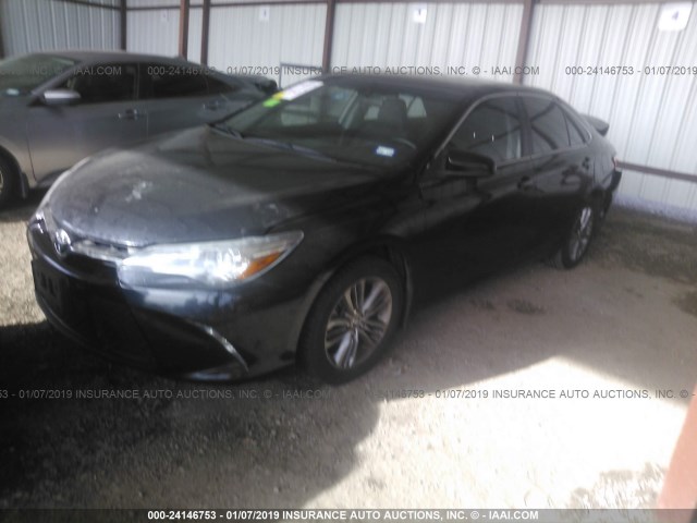 4T1BF1FK3FU090344 - 2015 TOYOTA CAMRY LE/XLE/SE/XSE BLACK photo 2