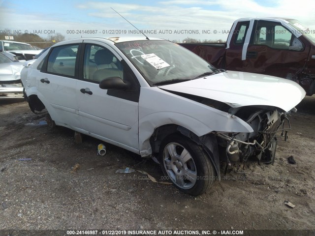 1FAFP34N35W186348 - 2005 FORD FOCUS ZX4 WHITE photo 1