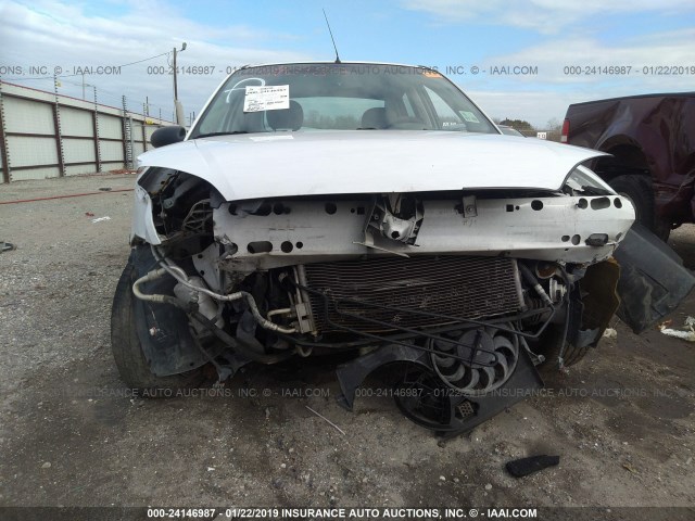 1FAFP34N35W186348 - 2005 FORD FOCUS ZX4 WHITE photo 6