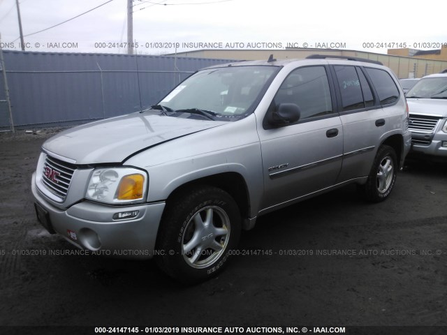 1GKDT13S462204846 - 2006 GMC ENVOY SILVER photo 2