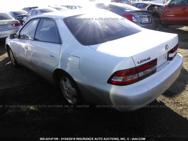 JT8BF28G4Y0284215 - 2000 LEXUS ES 300 WHITE photo 3