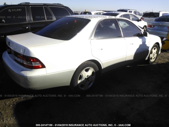 JT8BF28G4Y0284215 - 2000 LEXUS ES 300 WHITE photo 4