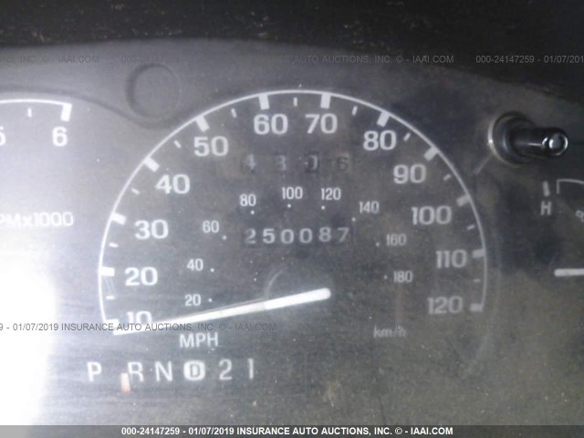 4F4YR12C0WTM19857 - 1998 MAZDA B2500 GRAY photo 7