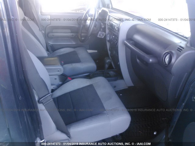 1J4GA39188L560779 - 2008 JEEP WRANGLER UNLIMITE X BLUE photo 5