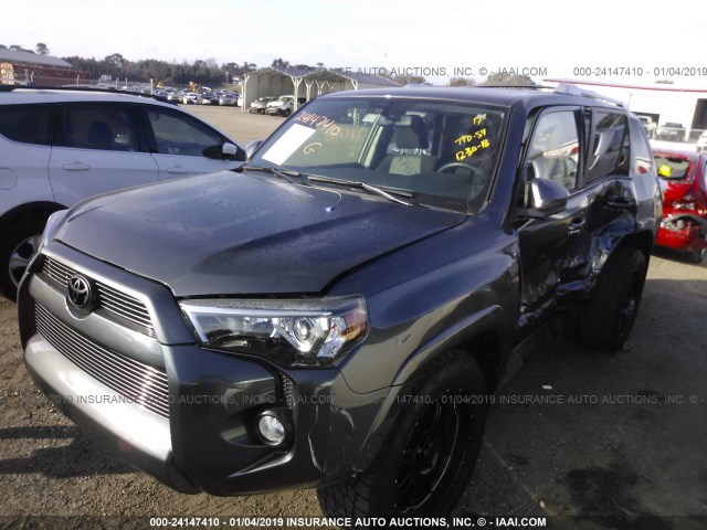 JTEZU5JR9H5161558 - 2017 TOYOTA 4RUNNER SR5/LIMITED/SR5 PREMIUM GRAY photo 2