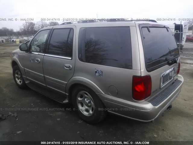 5LMFU28RX2LJ06706 - 2002 LINCOLN NAVIGATOR 金色 照片 3