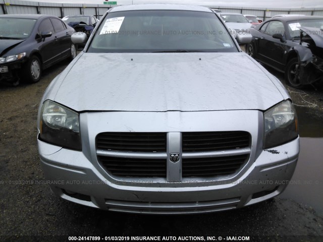 2D4GV58255H555308 - 2005 DODGE MAGNUM R/T SILVER photo 6