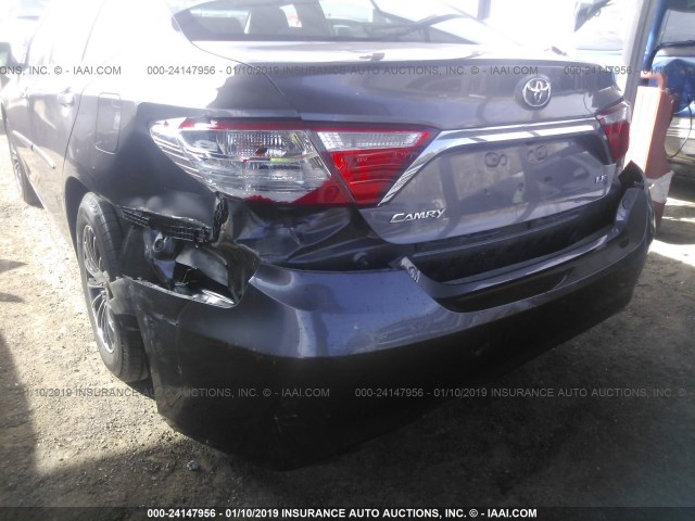4T4BF1FK7GR577280 - 2016 TOYOTA CAMRY LE/XLE/SE/XSE 棕色 照片 6