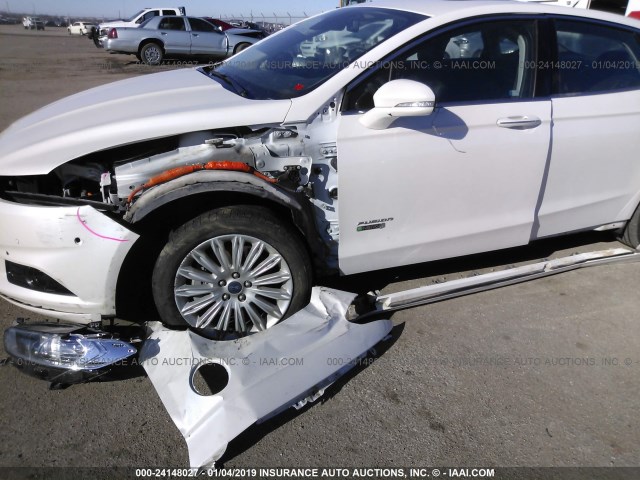 3FA6P0SU5DR373648 - 2013 FORD FUSION TITANIUM PHEV WHITE photo 6