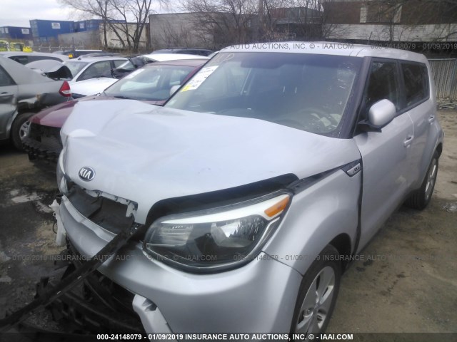 KNDJN2A23G7845038 - 2016 KIA SOUL SILVER photo 2