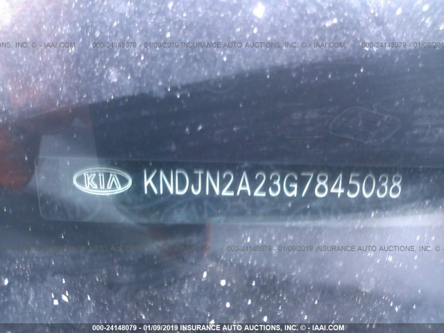 KNDJN2A23G7845038 - 2016 KIA SOUL SILVER photo 9