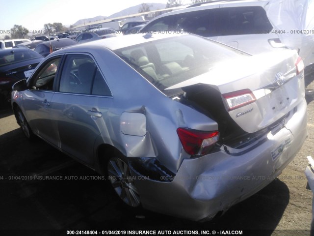 4T1BF1FK9EU795020 - 2014 TOYOTA CAMRY L/SE/LE/XLE SILVER photo 3