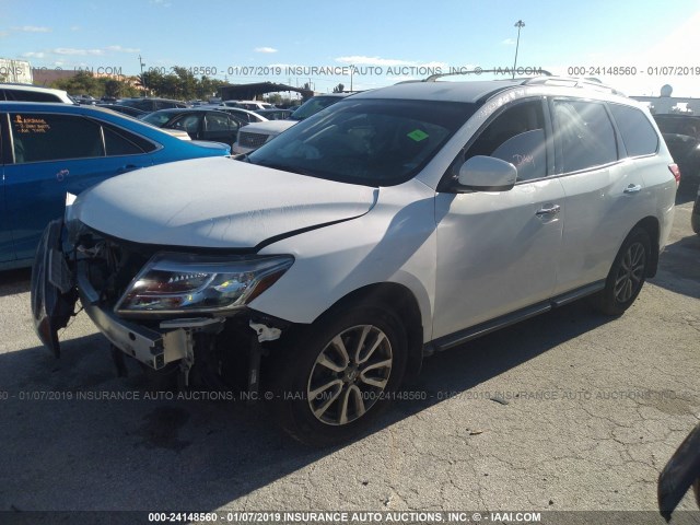 5N1AR2MN6FC646223 - 2015 NISSAN PATHFINDER S/SV/SL/PLATINUM WHITE photo 2