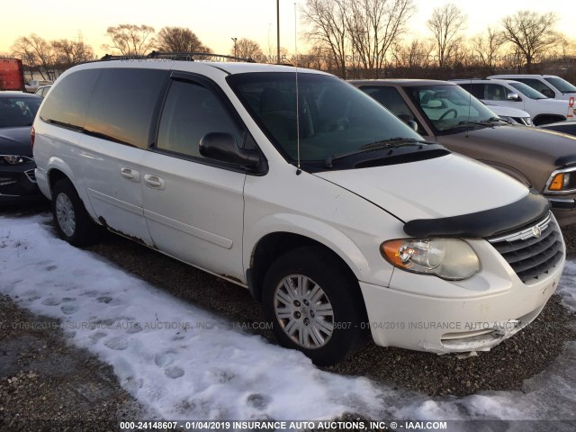 2C4GP44R65R126984 - 2005 CHRYSLER TOWN & COUNTRY LX WHITE photo 1