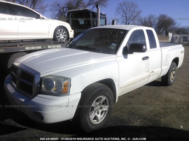 1D7HW42N15S326912 - 2005 DODGE DAKOTA SLT WHITE photo 2