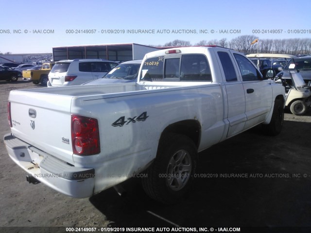 1D7HW42N15S326912 - 2005 DODGE DAKOTA SLT WHITE photo 4