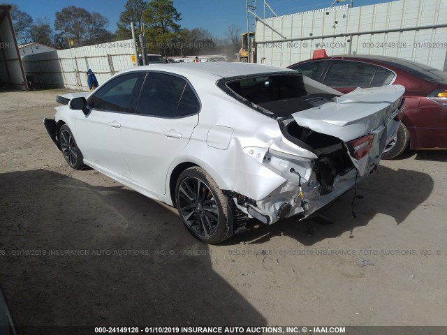 4T1B61HK9JU125071 - 2018 TOYOTA CAMRY XSE WHITE photo 3