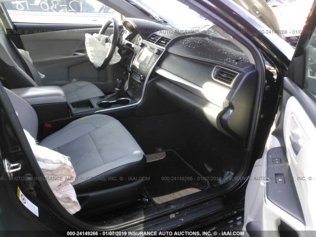 4T1BF1FK6GU228234 - 2016 TOYOTA CAMRY LE/XLE/SE/XSE 黑色 照片 5