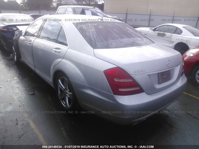 WDDNG7DB7CA458774 - 2012 MERCEDES-BENZ S 550 SILVER photo 3