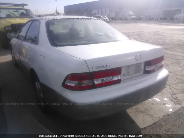 JT8BF28G4Y5076998 - 2000 LEXUS ES 300 WHITE photo 3