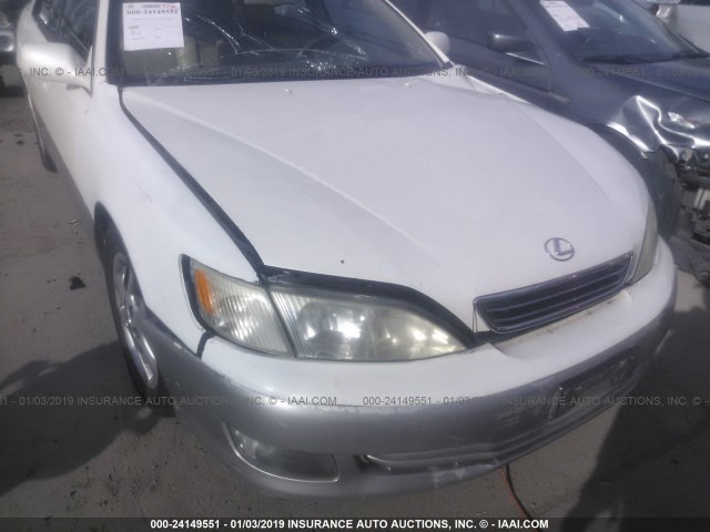 JT8BF28G4Y5076998 - 2000 LEXUS ES 300 WHITE photo 6