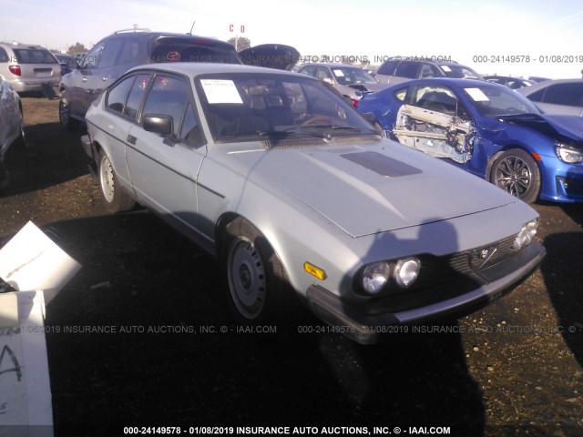 ZARAA6696C1002222 - 1982 ALFA ROMEO GT V6 2.5 Light Blue photo 1