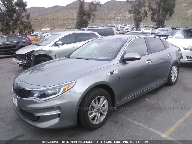 5XXGT4L3XJG237842 - 2018 KIA OPTIMA LX/S GRAY photo 2