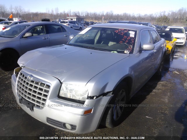 2C3KA53G46H474697 - 2006 CHRYSLER 300 TOURING SILVER photo 2