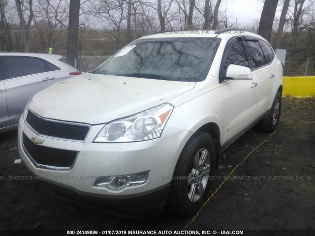 1GNKRGED1CJ249495 - 2012 CHEVROLET TRAVERSE LT CREAM photo 2