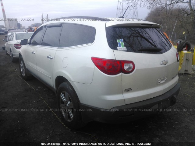 1GNKRGED1CJ249495 - 2012 CHEVROLET TRAVERSE LT CREAM photo 3