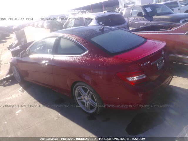 WDDGJ4HB4DF983556 - 2013 MERCEDES-BENZ C 250 RED photo 3