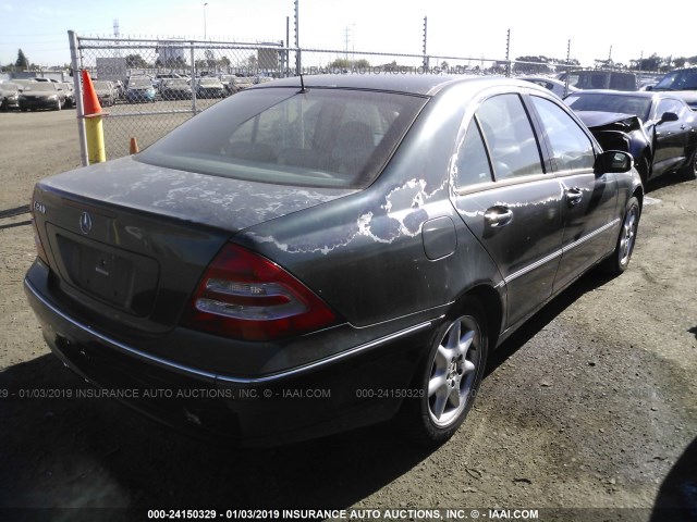 WDBRF61JX2F273509 - 2002 MERCEDES-BENZ C 240 GREEN photo 4