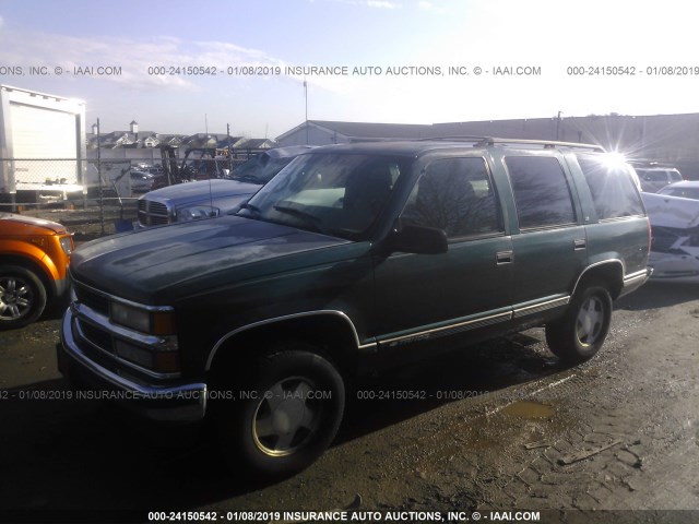 1GNEK13RXWJ345336 - 1998 CHEVROLET TAHOE K1500 GREEN photo 2