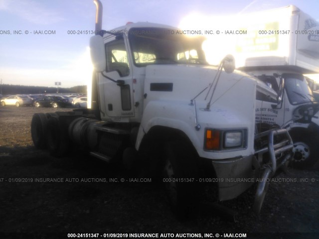 1M1AN07YXDM011796 - 2013 MACK 600 CHU600 WHITE photo 1