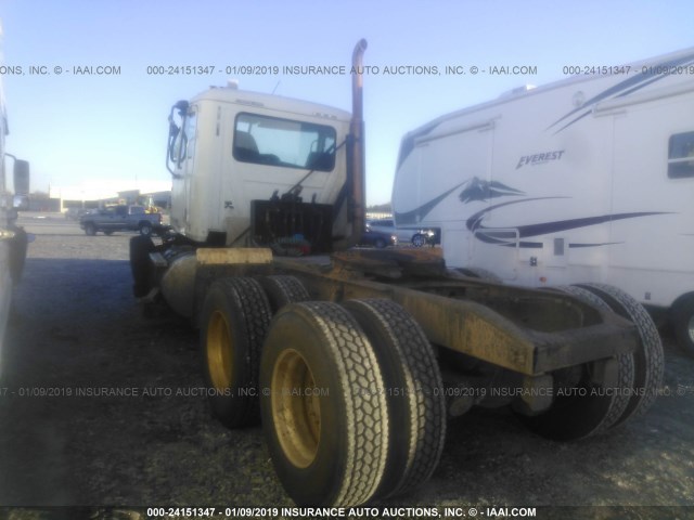 1M1AN07YXDM011796 - 2013 MACK 600 CHU600 WHITE photo 3