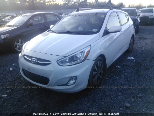 KMHCU5AE0GU236770 - 2016 HYUNDAI ACCENT SPORT WHITE photo 2